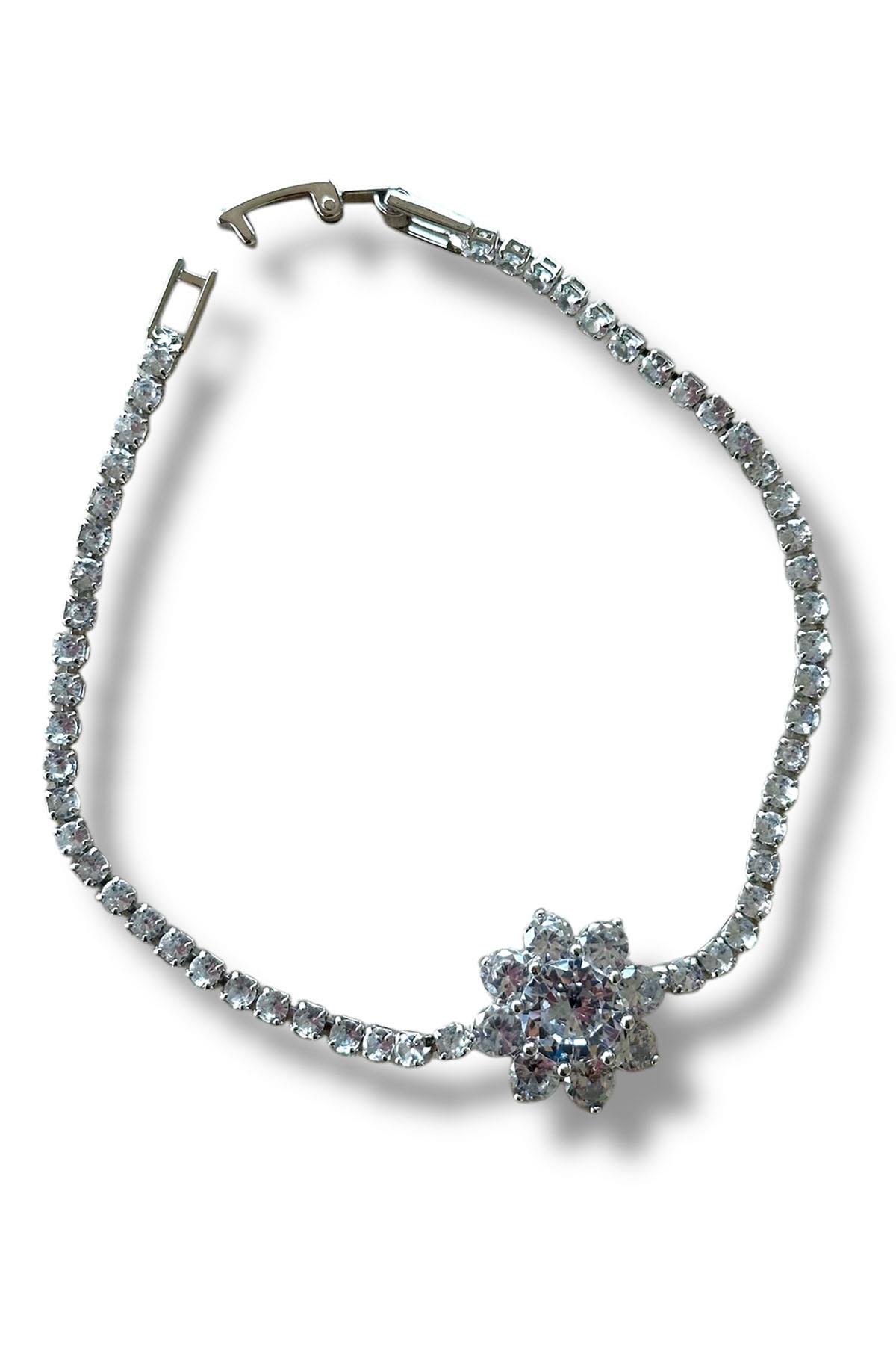 Gümüş Renk Çiçek Detaylı Su Yolu Bileklik resmi